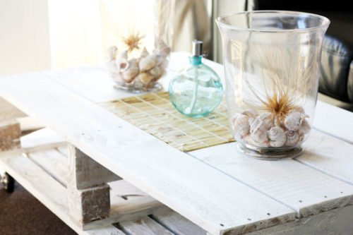Read more about the article Our Famous $20 DIY Pallet Coffee Table With Wheels!