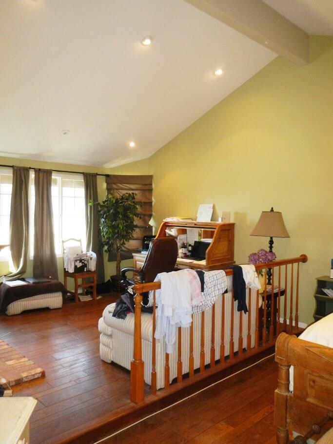 master bedroom sitting area