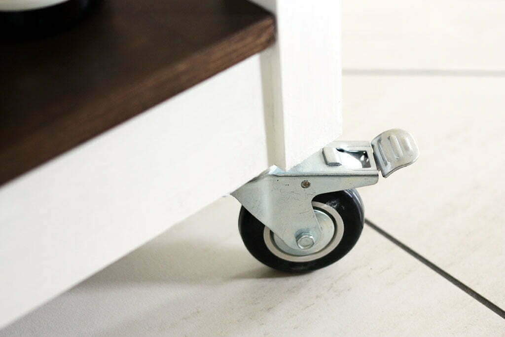 Kitchen island cart with castors