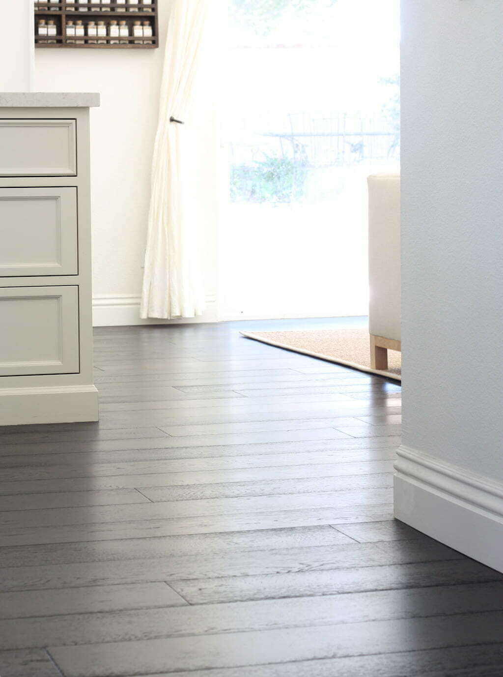 Should you choose hardwood or carpet? Flooring pros and cons