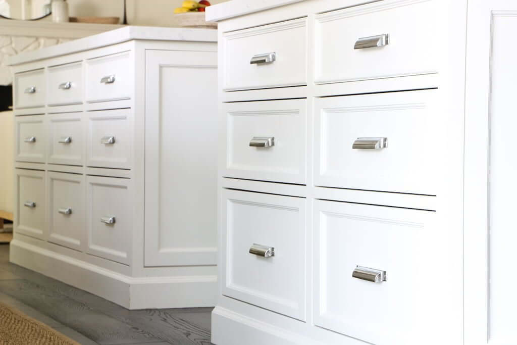 kitchen drawers instead of cabinets in white kitchen islands