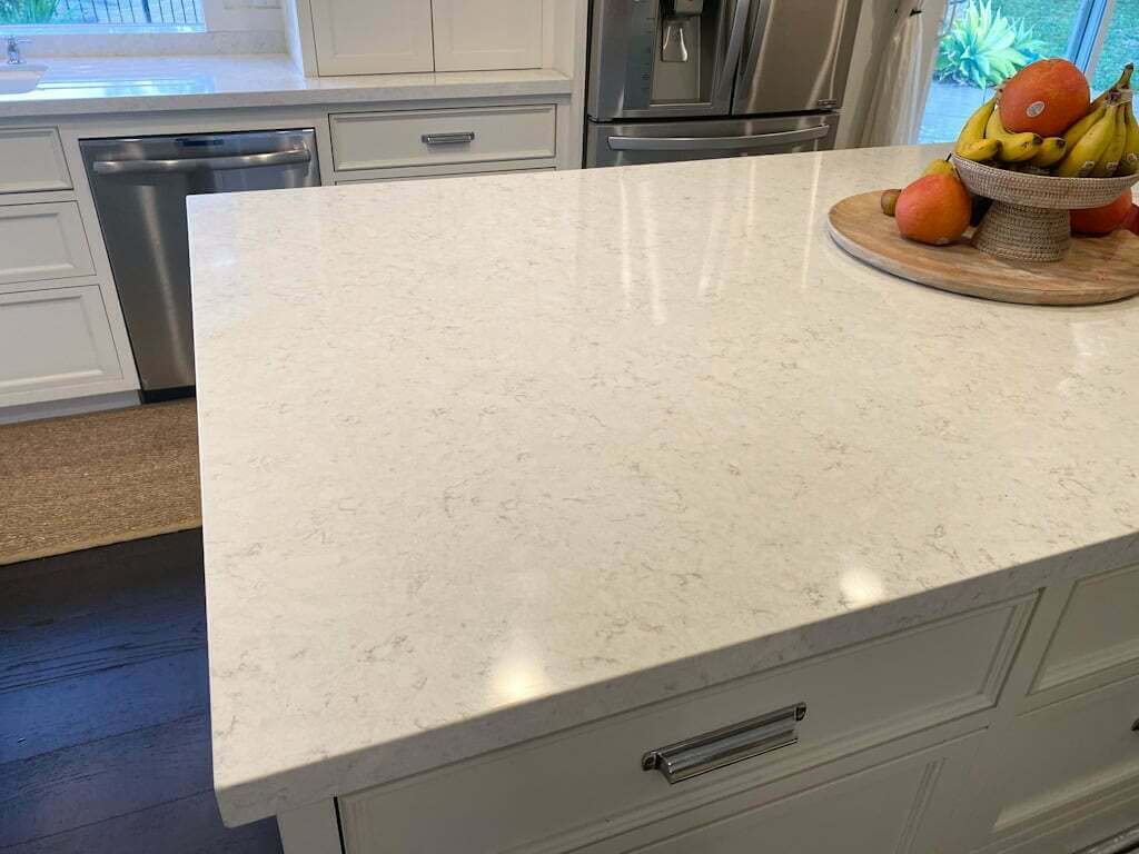 closeup of Viatera Cirrus quartz countertops on kitchen island