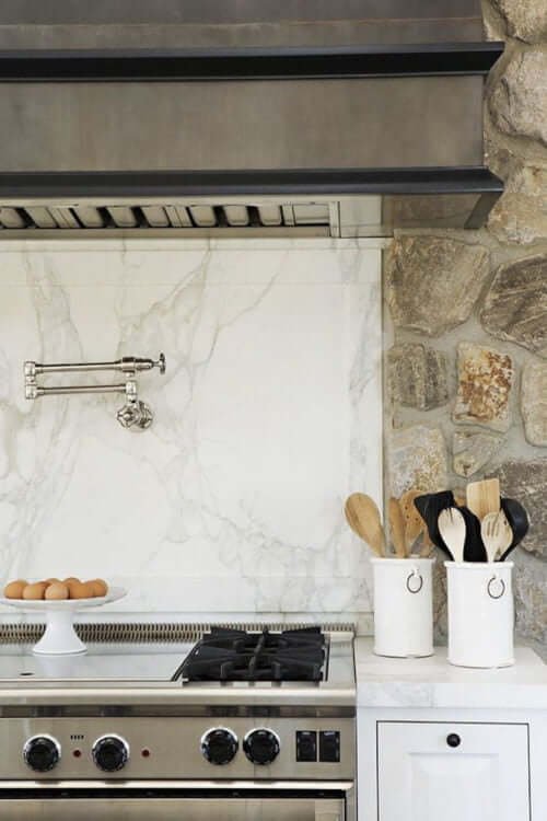 Solid Backsplash Behind Stove: The Genius Hack That Saves You Scrubbing!