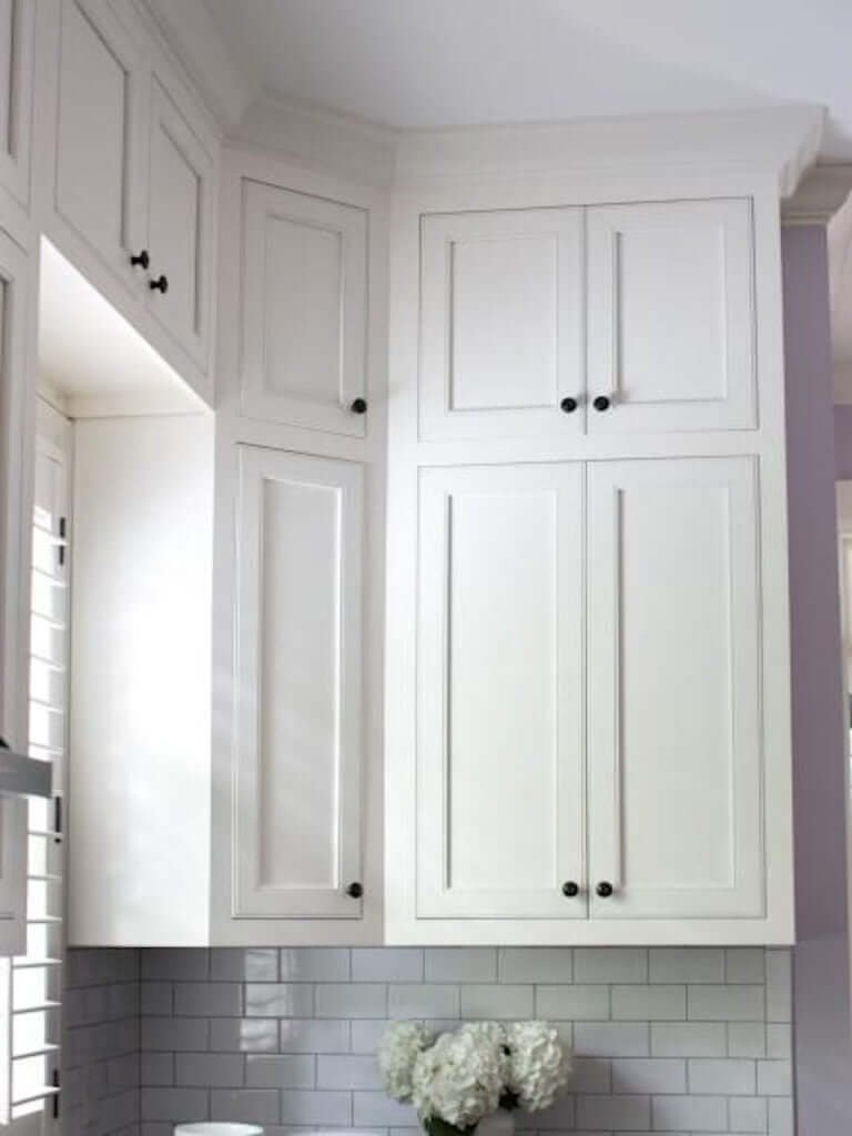 Extending Kitchen Cabinets to Ceiling: 7 Pros & Cons!