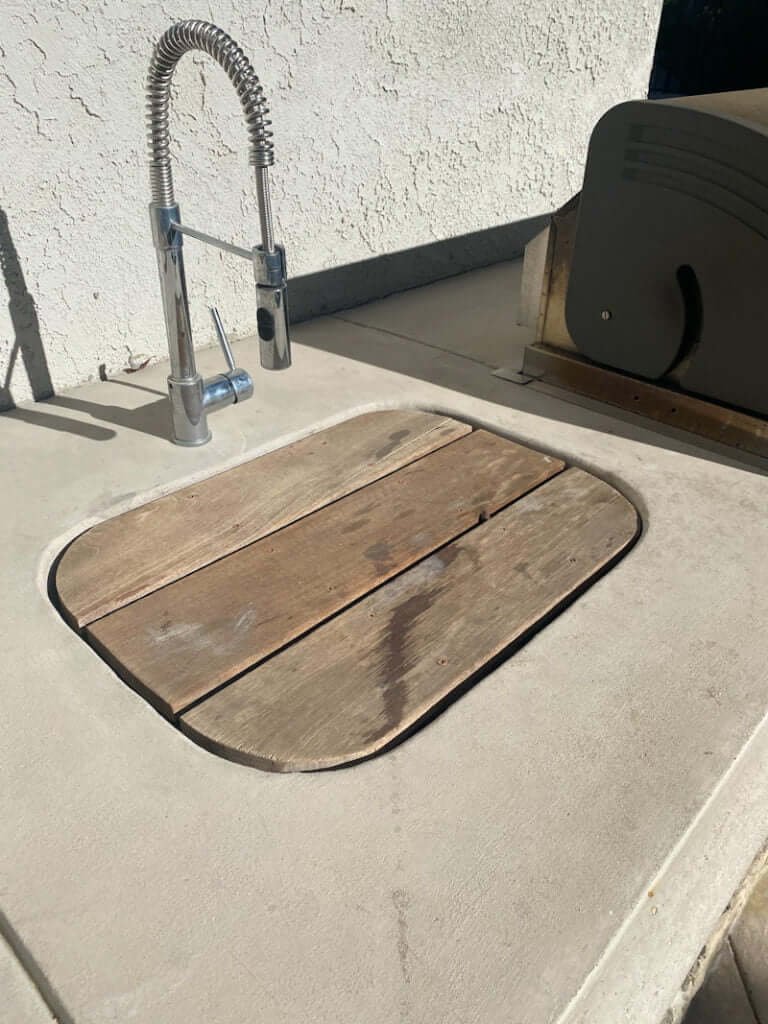 How to Create a QuicknEasy Outdoor Sink Cover!