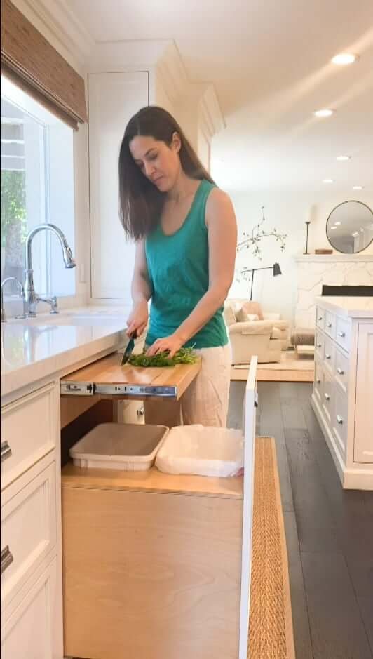 The Pros to Having Drawers Instead of Lower Cabinets