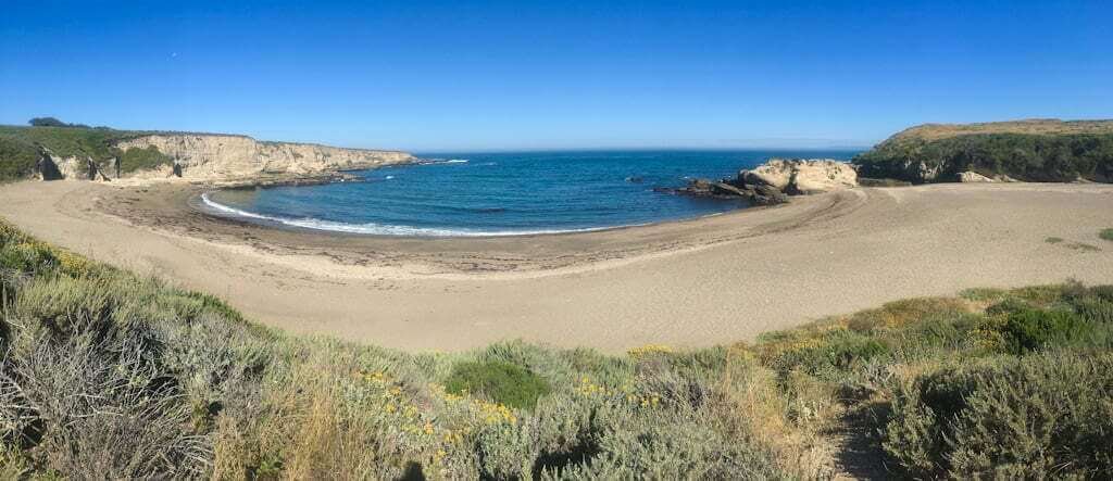 low view of Montana de Oro beach Spooner's Cove