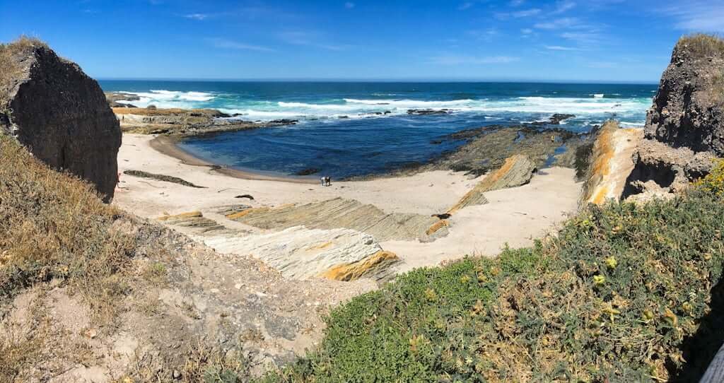 Montana de Oro beach with tidepools and rocks