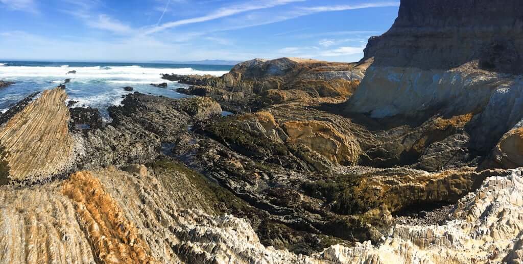 Montana de Oro tide pools with ocean near San Luis Obispo