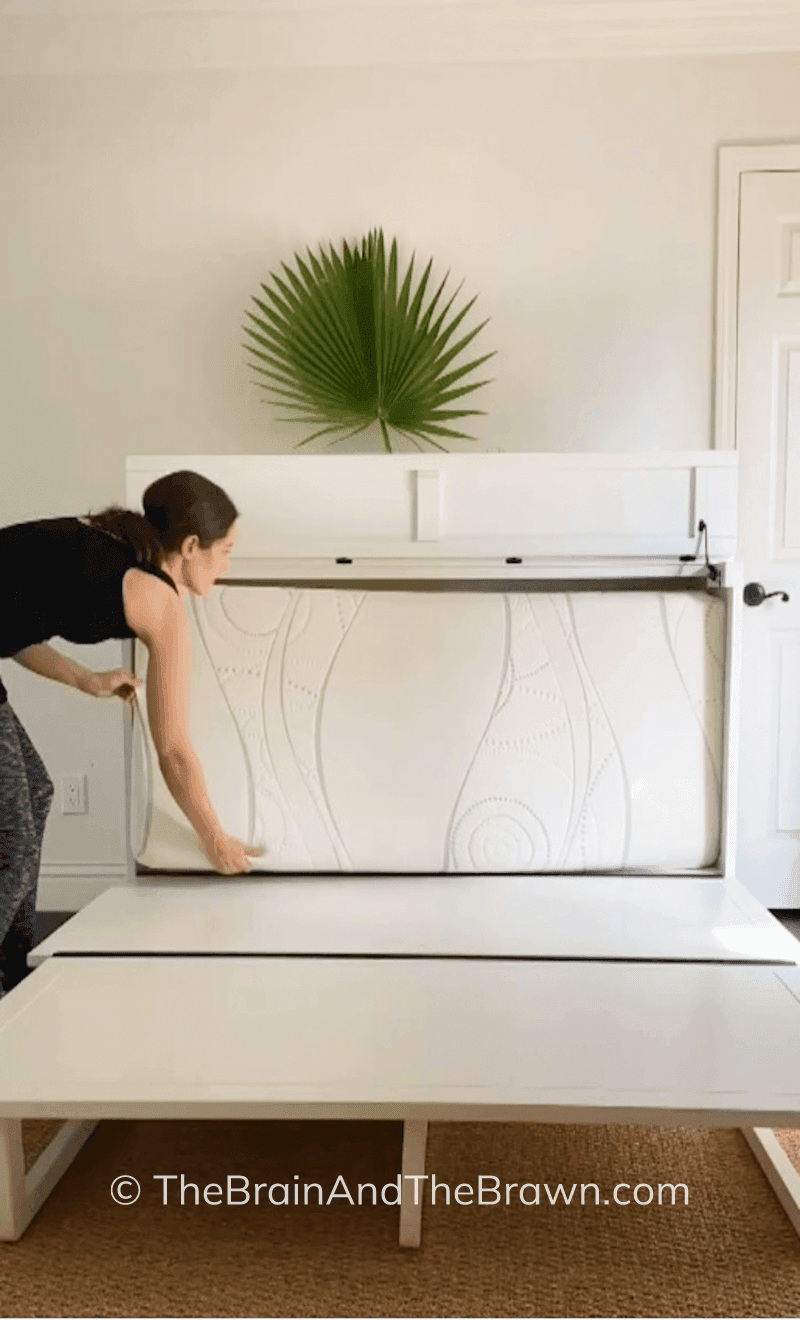 Read more about the article Murphy Bed Cabinet: The Genius Space-saving Hack for Your Guest Room!